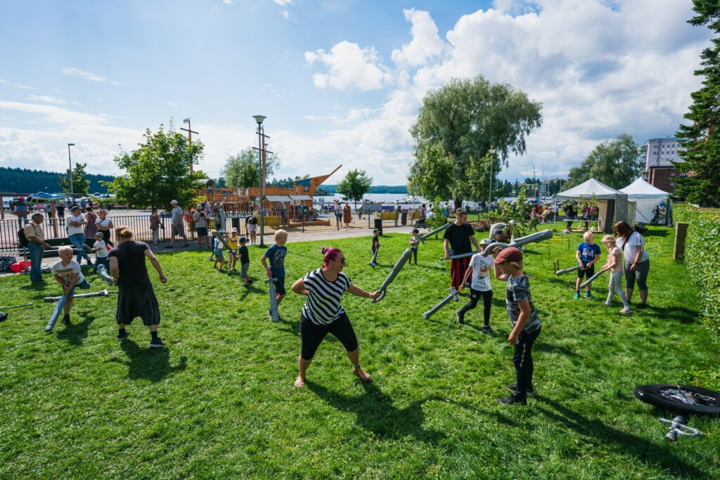 Sujuvan tapahtuman avaimet Savonlinnassa – uudet oppaat tapahtumien järjestäjille