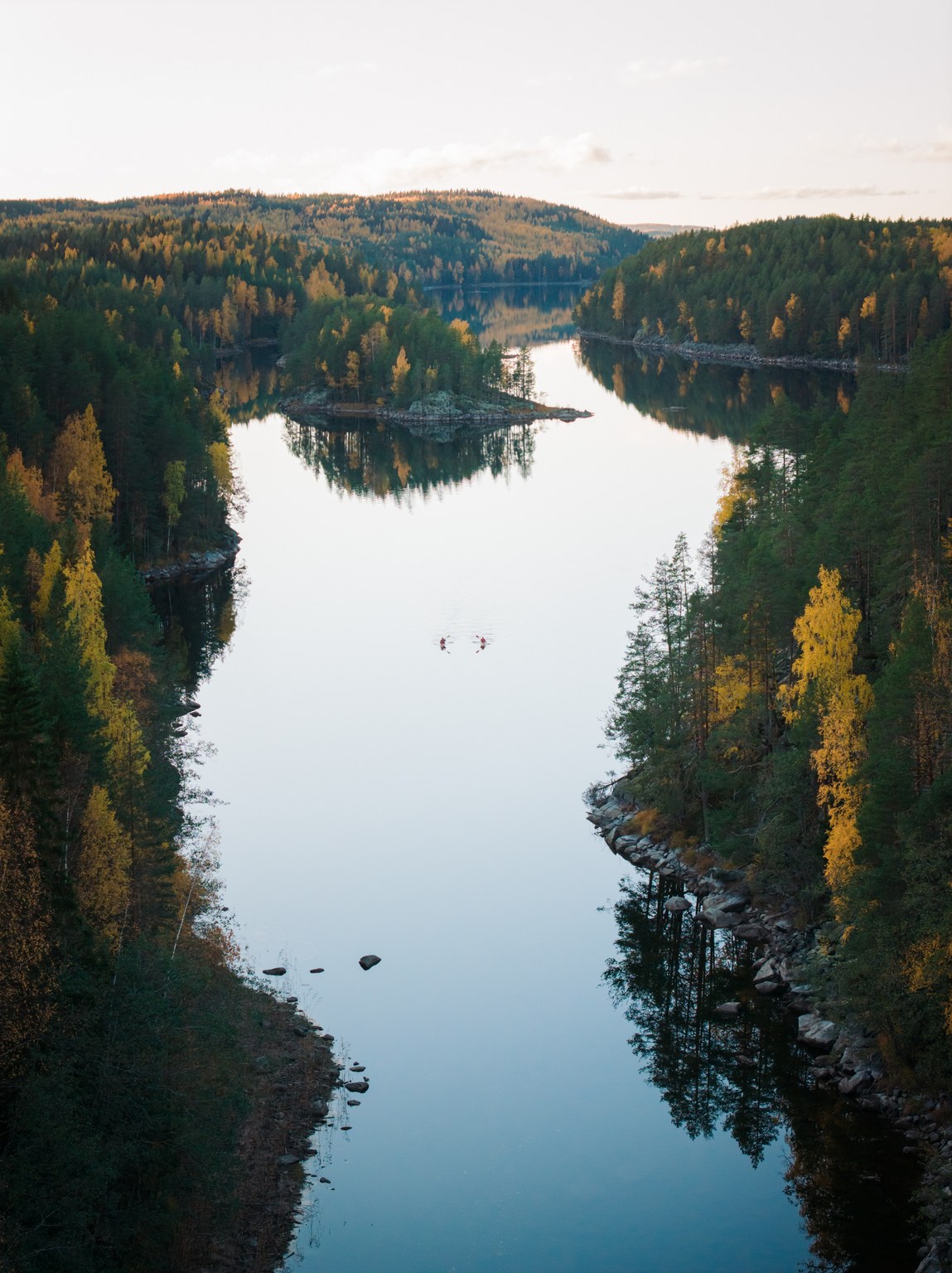 Oravi canal village with boats and lakeside cottages